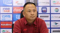 Fenomena Banjirnya Pelatih Impor di BRI Super League 2025/2026: Problem Juru Taktik Lokal dalam Mengontrol Ruang Ganti